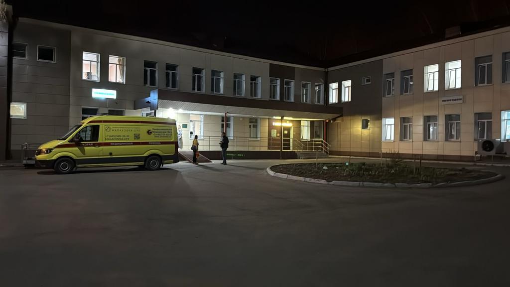 Консультация реаниматологом в Ожоговом центре г. ПОДОЛЬСКА женщины после пожара для госпитализации в Москву в НИИ СП им. Склифосовского.