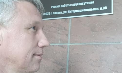 Консультация в Областной больнице г. РЯЗАНЬ нашим нейрореаниматологом больного 53 лет с геморрагическим инсультом для оценки возможности перевозки реанимобилем и госпитализации в профильный стационар  Москвы. 